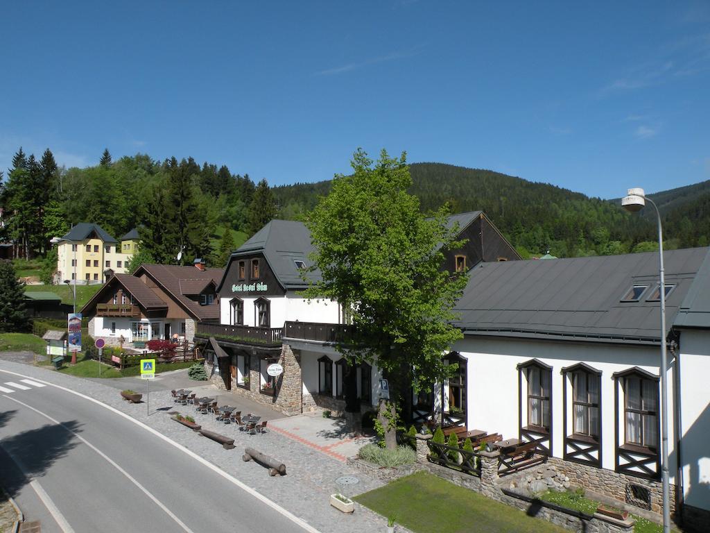 Hotel Lesni Dum Janske Lazne Exterior foto